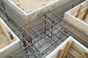 Тънкостите на процеса на укрепване на лентовата основа Укрепване на лентовата основа на нискоетажни сгради