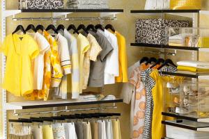 Ways to compactly store things in a closet, how to fold them correctly